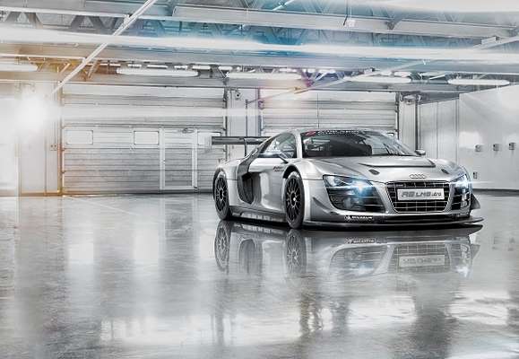  Komar 368x254 8-957 Audi R8 Le Mans